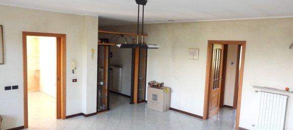 Ático de 4 dormitorios en Borgomanero, Italy No. 358076 4