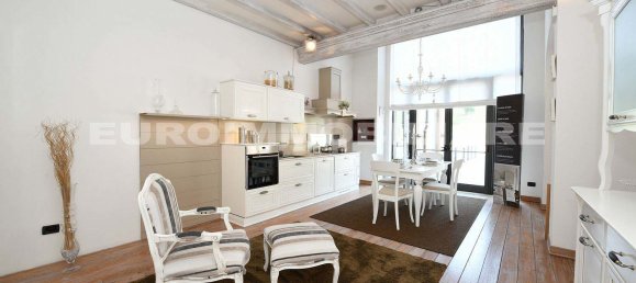 7غرفة عقار تجاري في Brescia, Italy رقم 69132 7