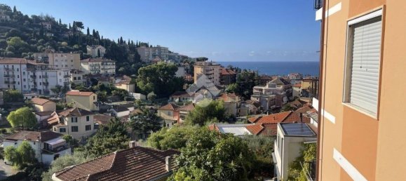 2 bedrooms Apartment in Imperia, Italy No. 374418 4