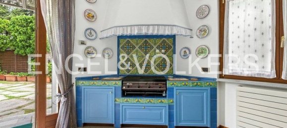 6 bedrooms Villa in Luvinate, Italy No. 296848 21