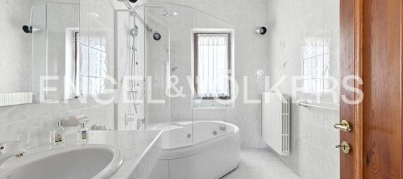 6 bedrooms Villa in Luvinate, Italy No. 296848 29