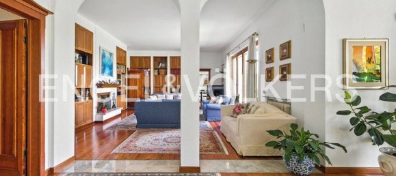 6 bedrooms Villa in Luvinate, Italy No. 296848 7