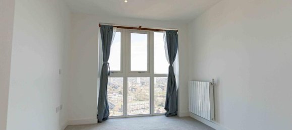 3 bedrooms Apartment in London, United Kingdom No. 10972 5