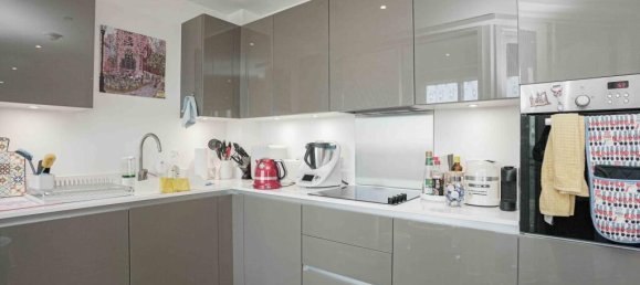 3 bedrooms Apartment in London, United Kingdom No. 10972 21