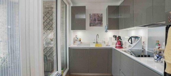 3 bedrooms Apartment in London, United Kingdom No. 10972 4