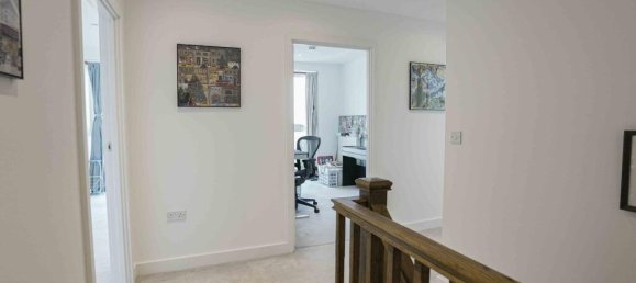 3 bedrooms Apartment in London, United Kingdom No. 10972 9