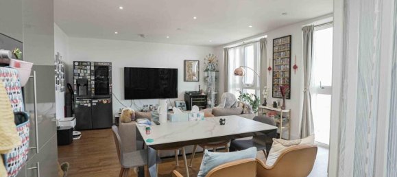 3 bedrooms Apartment in London, United Kingdom No. 10972 3