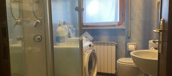 3-salle Appartement à Casella, Italy No. 90349 11