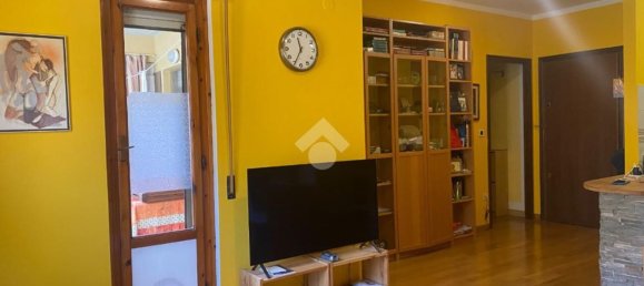 3-salle Appartement à Casella, Italy No. 90349 5