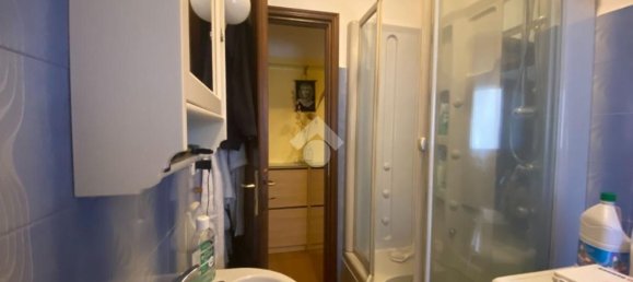 3-salle Appartement à Casella, Italy No. 90349 12