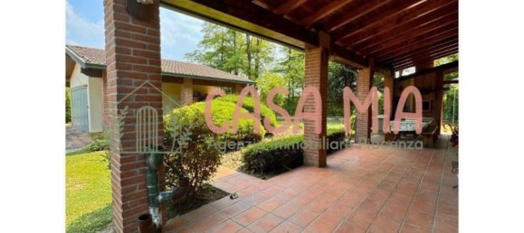 5 bedrooms Villa in Calendasco, Italy No. 319794 5