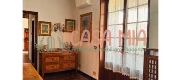 5 bedrooms Villa in Calendasco, Italy No. 319794 32
