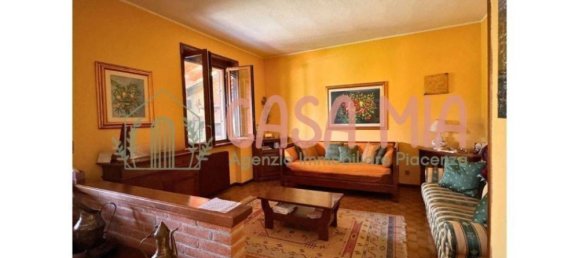 5 bedrooms Villa in Calendasco, Italy No. 319794 12