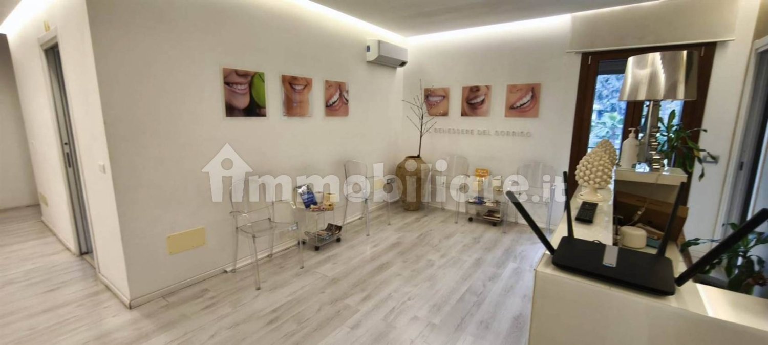Apartamento de 3 dormitorios en Catania, Italy No. 325467