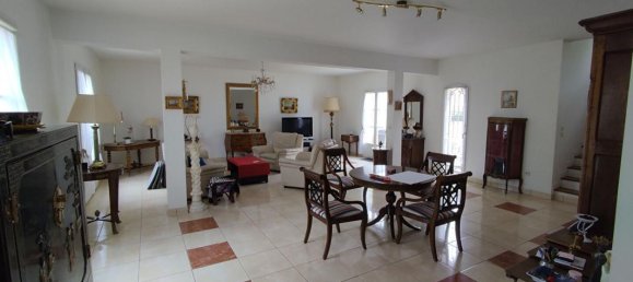 5 bedrooms House in Vendome, France No. 254314 9