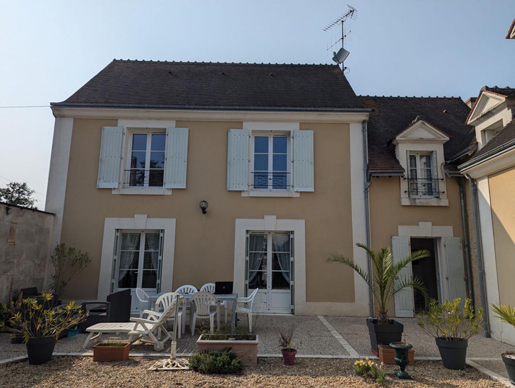 5 bedrooms House in Vendome, France No. 254314