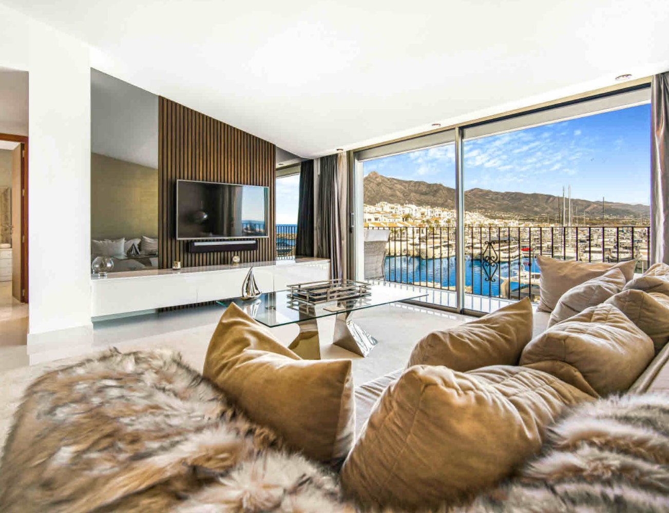 2 Schlafzimmer Penthouse in Marbella, Spain, Nr. 240133