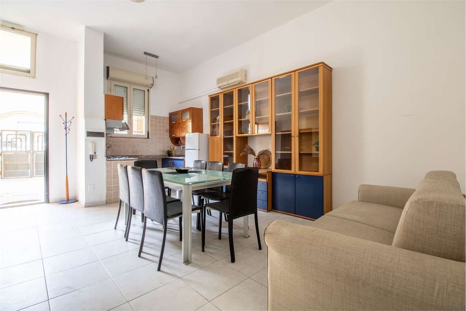 3 rooms Apartment in Cagliari, Italy No. 46562