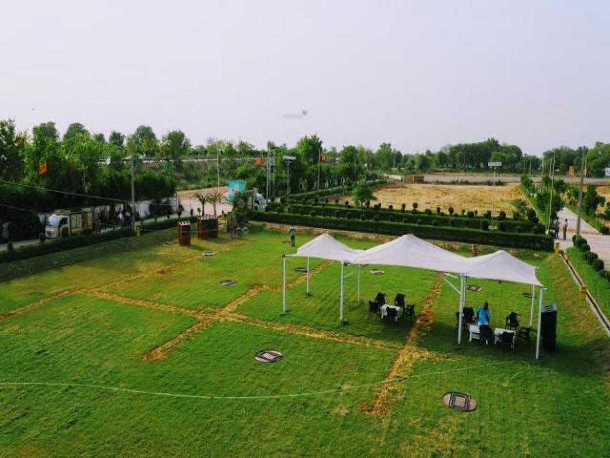 Terreno em Noida, India N.º 65433