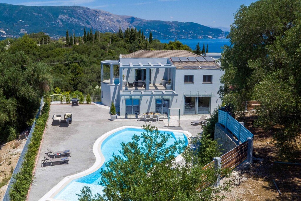 4 bedrooms Villa in Corfu, Greece No. 3867