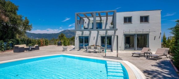 4 bedrooms Villa in Corfu, Greece No. 3867 6