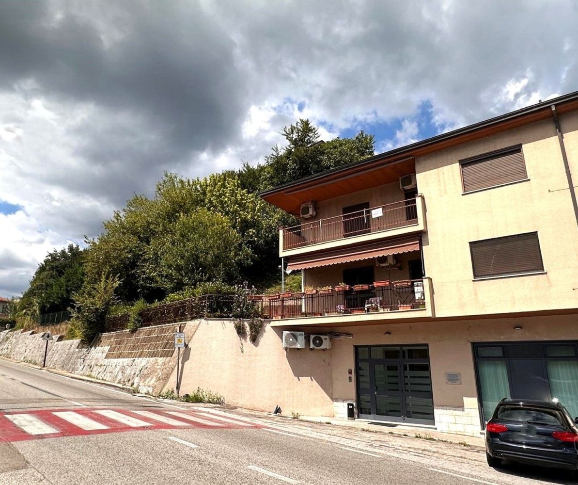 5 chambres Appartement à Castelliri, Italy No. 138077