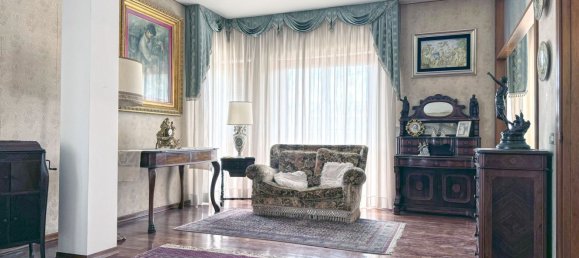 6غرفة شقة في Teramo, Italy رقم 144968 2