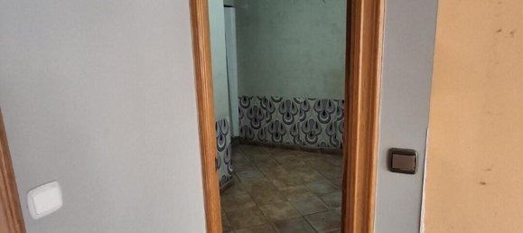 44m² Commercial property in Zaragoza, Spain No. 146328 20