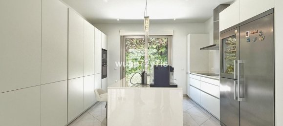 5 bedrooms Villa in Cadiz, Spain No. 180546 24