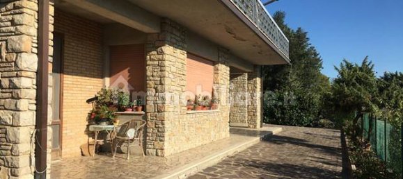 3 Schlafzimmer Villa in Magione, Italy, Nr. 143592 4