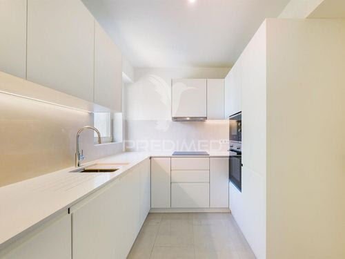 3 bedrooms Apartment in Porto, Portugal No. 352294