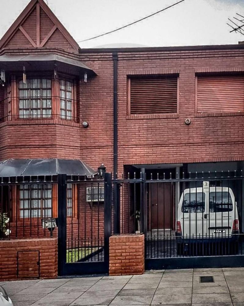 2 bedrooms House in Vicente Lopez, Argentina No. 52921