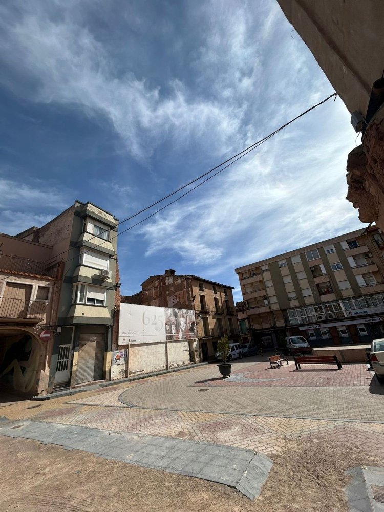 247m² Building in Illueca, Spain No. 224906