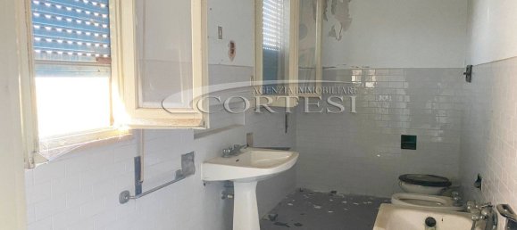 7 rooms Penthouse in Mondolfo, Italy No. 76002 10