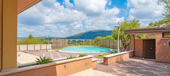 10 rooms Penthouse in Corciano, Italy No. 134236 3