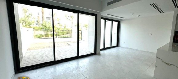3 bedrooms Townhouse in Dubai Land, UAE No. 35266 6