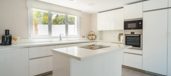 6 Schlafzimmer Villa in Marbella, Spain, Nr. 80868 7