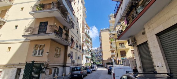 2 Schlafzimmer Wohnung in Naples, Italy, Nr. 376767 13