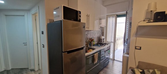 2 Schlafzimmer Wohnung in Naples, Italy, Nr. 376767 4