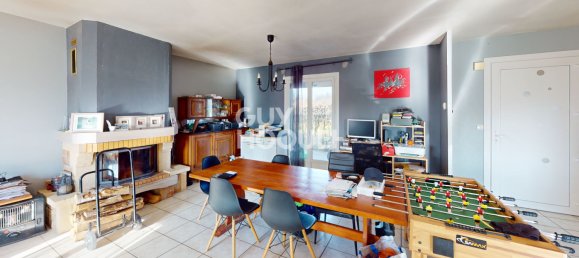 3 bedrooms House in Sardieu, France No. 204733 3