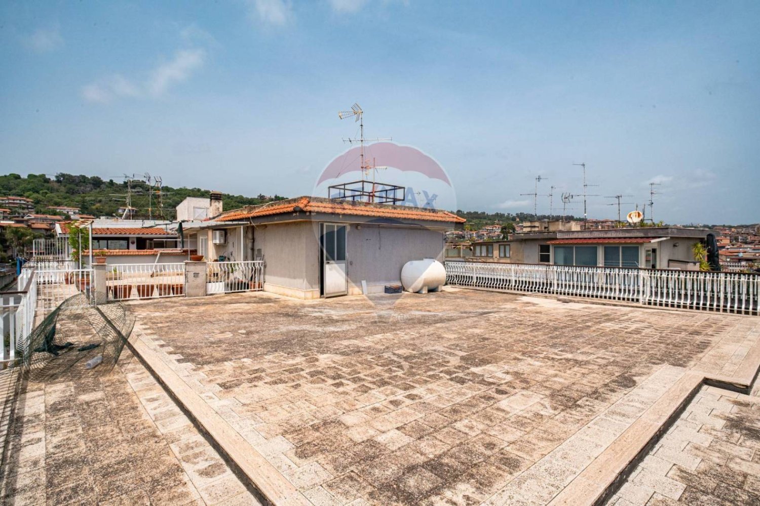 Квартира с 2 спальнями в Ачи Катена, Италия № 144363