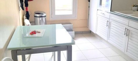 4-salle Appartement à Amiens, France No. 238921 3