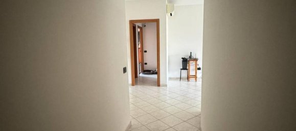 4 rooms Apartment in Ravarino, Italy No. 30325 3