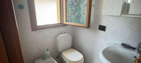 4 rooms Apartment in Ravarino, Italy No. 30325 10