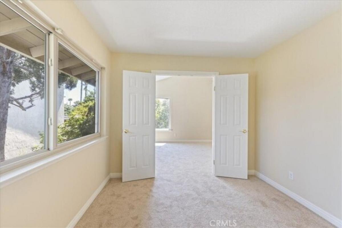 4 bedrooms House in Valencia, USA No. 411101