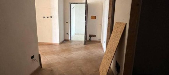 Квартира с 4 комнатами в Пиццо, Италия № 107309 6