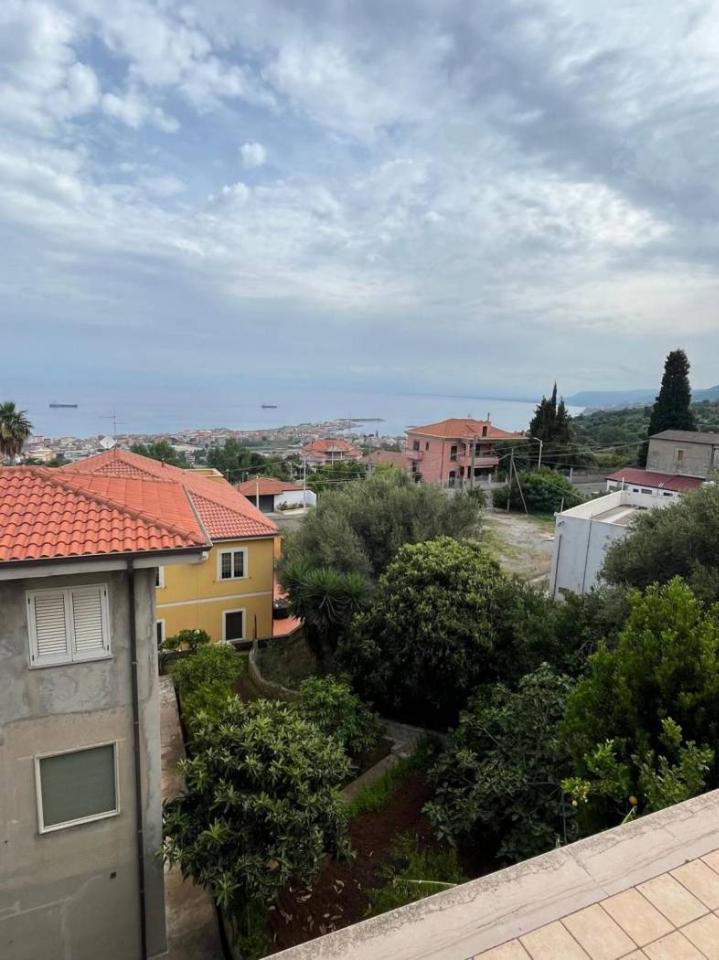 Квартира с 4 комнатами в Пиццо, Италия № 107309