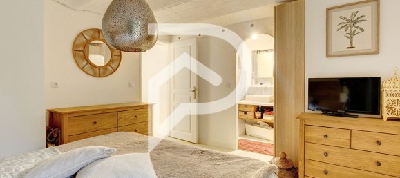 4 bedrooms House in Colombes, France No. 165173 10