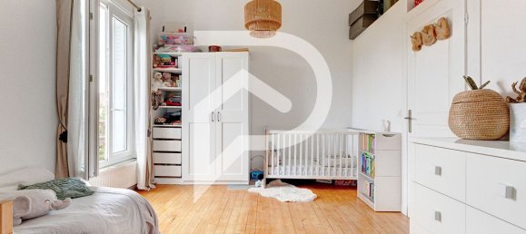 4 bedrooms House in Colombes, France No. 165173 14