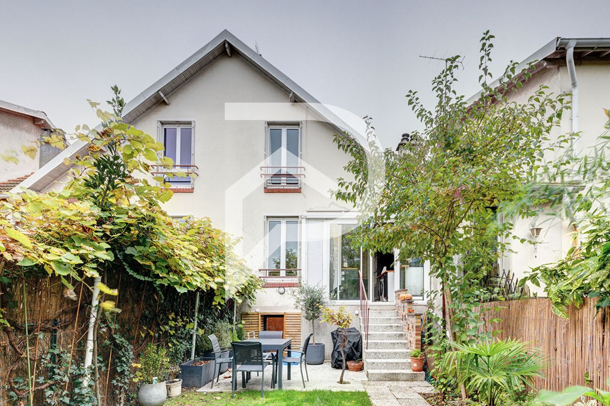 4 bedrooms House in Colombes, France No. 165173
